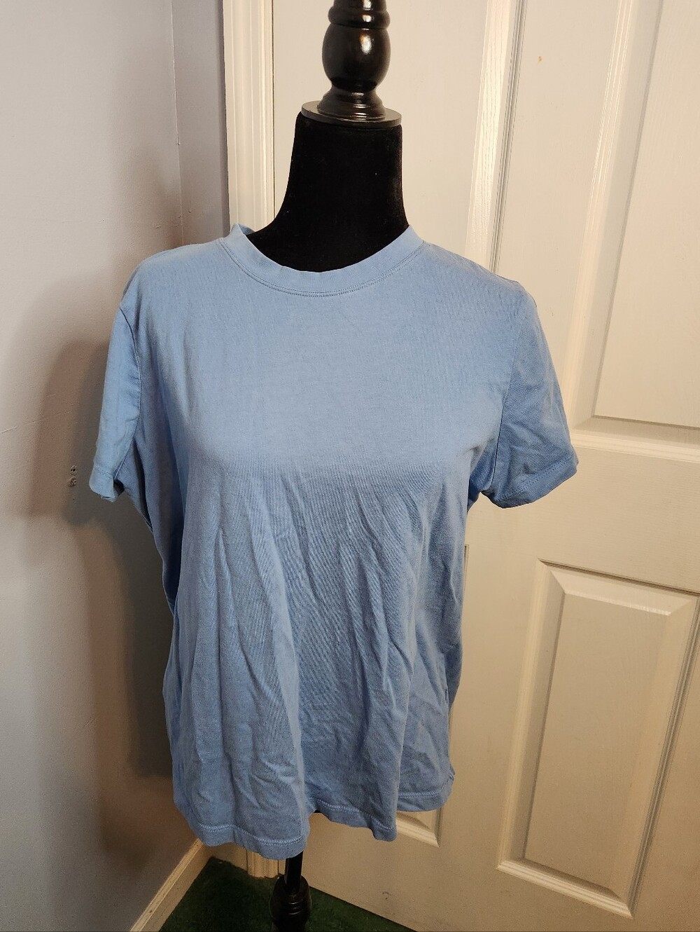 L.L.Bean Light Blue Crewneck Size Large Short Sleeve Shirt